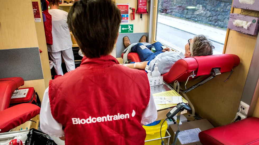 Signaturen "Elev från vård och omsorg" tycker att fler bör donera blod och att alla som kan ska bli blodgivare.