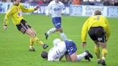 Nere för räkning? Inte såg det speciellt bra ut när IFK var i underläge med 20 redan i halvtid. Men Jonas Wallerstedts 12-nick kan bli guld värd. Men det krävs fortfarande att IFK vinner på lördag, annars är den allsvenska sagan all för den här gången.
FOTO: ROBERT SVENSSON