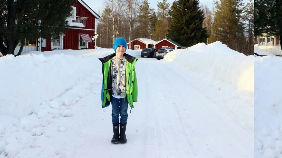 Att neka en åttaåring, Ruben Nilsson i Kopparnäs (bilden), skolskjuts för att sju meter fattas enligt reglementet  saknar allt vett och sans, menar skribenten.