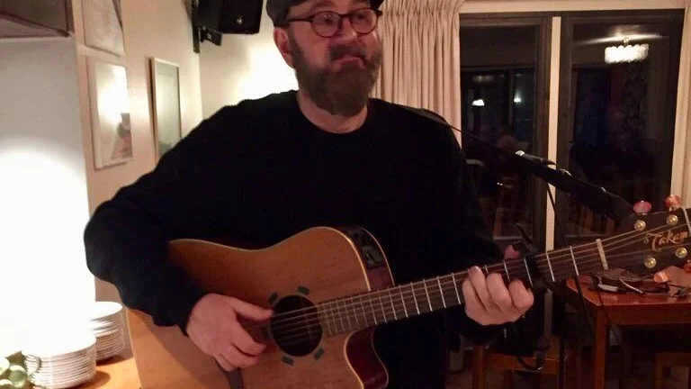 Stefan B Andersson, ABF, höll i den uppskattade musikquizen.