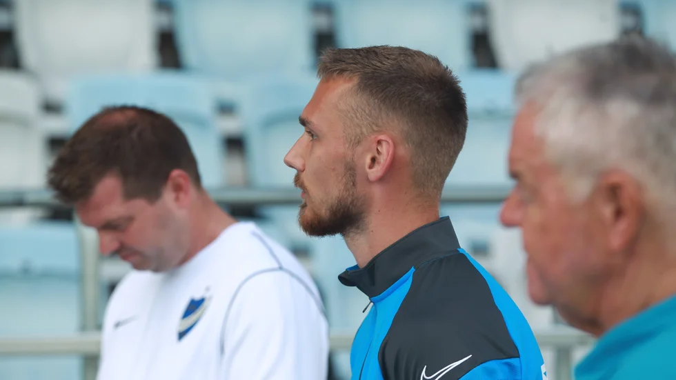 Jens Gustafsson, Linus Wahlqvist och Peter Hunt under pressträffen på Östgötaporten.
