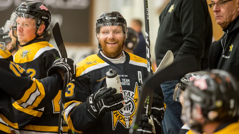 Maifs Pontus Ronell kommer inte att spela i vinter, men han jobbar i sportgruppen. Nu är det klart vilka lag som Maif får möta i grundserien i höst.