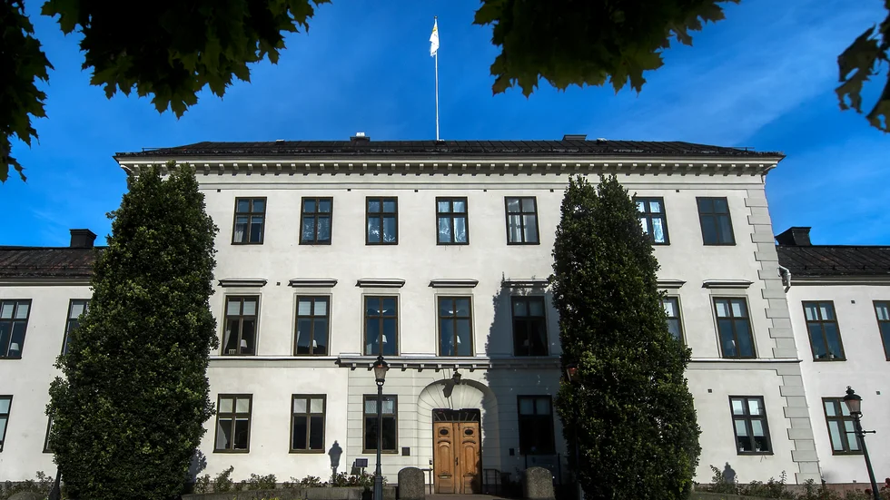 Länsstyrelsen har fattat beslut om ett föreläggande mot en hundägare i Katrineholms kommun.