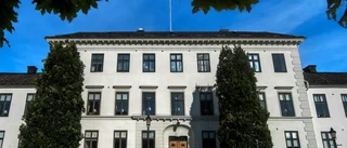 Magra smutsiga hundar omhändertogs av polisen