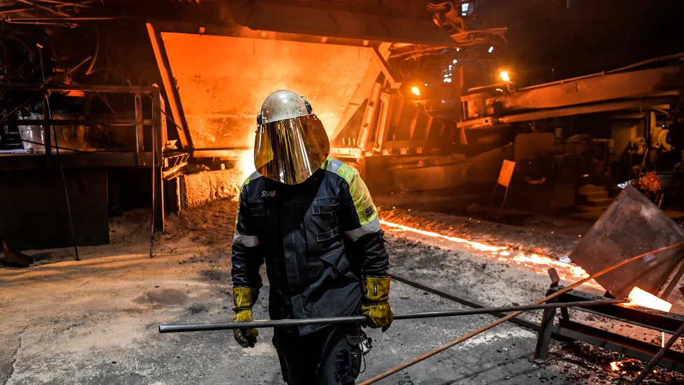 Full fart i fabrikerna. Arkivbild