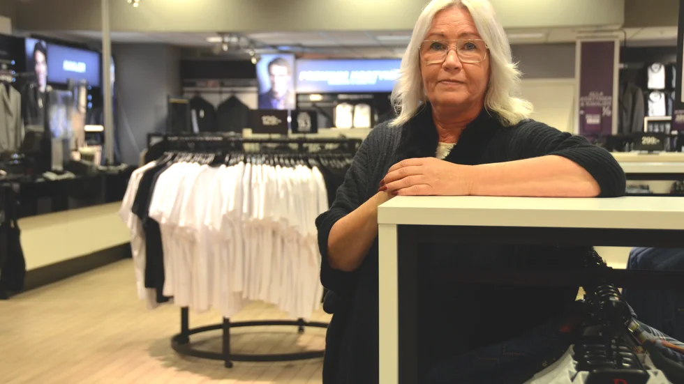 "Det är verkligen jättetråkigt att butiken läggs ned" säger Lena Eliasson.