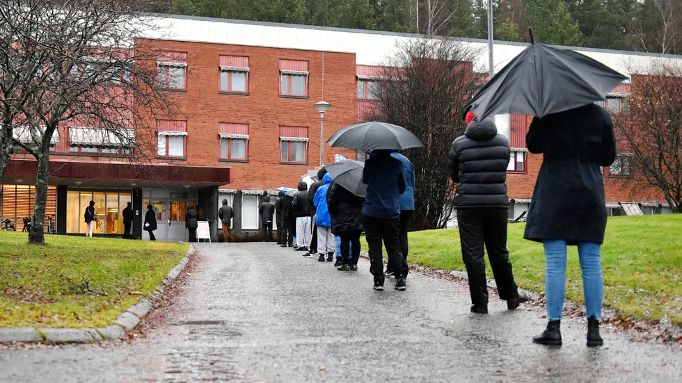 Efter att kön tycks krympt en stund ökades den på under tiden som Norran var på plats.