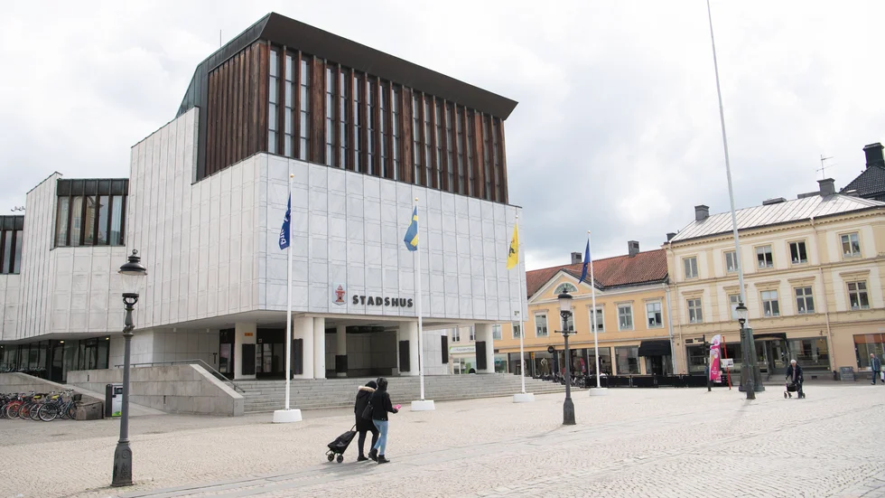 Är det så "enkelt" som att moderaternas kris verkligen "bara" handlar om enskilda moderater och ledarskap i Nyköpings kommun? Eller är det något större som pågår? Undrar insändarskribenten.