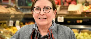 Hon korsar gränsen för att komma till jobbet