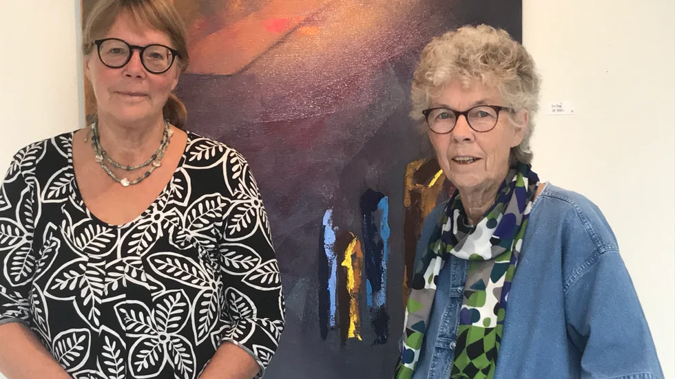 Framtiden är oviss för det galleri som Mälarsjukhusets konstförening disponerar utanför sjukhusets personalmatsal. Inger Holmberg och Marita Andersson i Mälrsjukhusets konstförening vet inte om de har någon utställningslokal nästa år.
