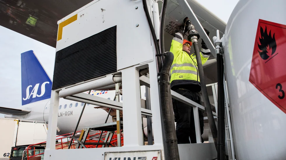 Förnybart drivmedel måste i fortsättningen också blandas in i flygbränslet. Det är ett steg bort från fossilberoendet – för en mer hållbar transportsektor.  