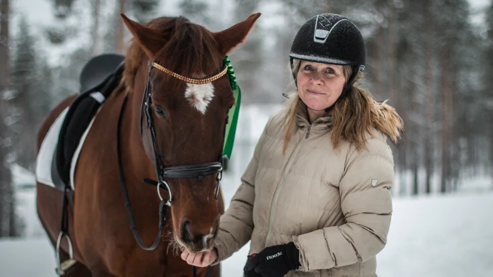 Irene Sandström med sin häst Amalia.