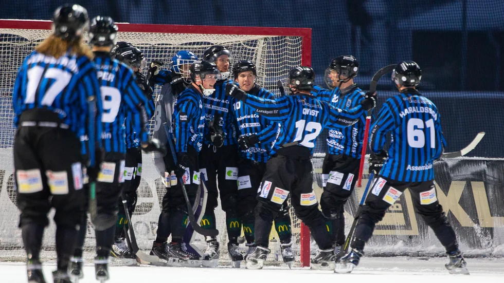 Siriusjubel efter segern mot Hammarby i lördags. Får de blåsvarta äntligen även jubla på Studenternas efter en match mot Västerås?