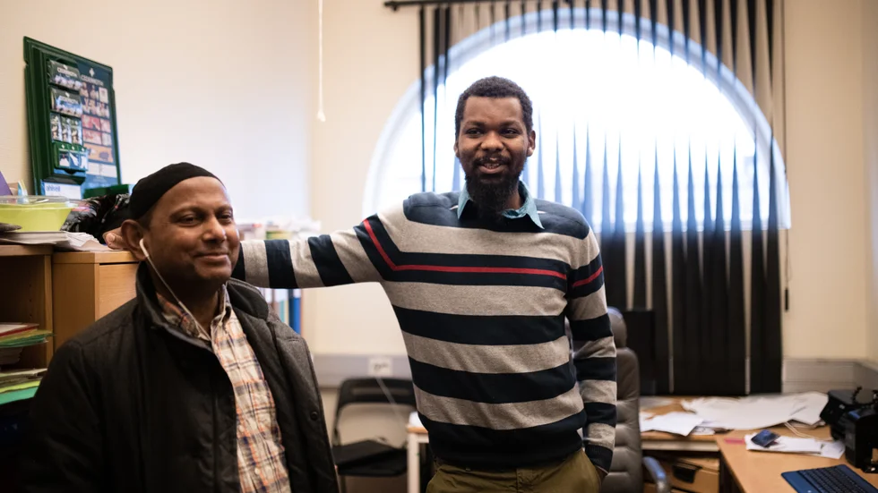 Hasan Uzzaman och Habre Hissein har under en längre tid upplevt att det finns en hotbild mot moskén.