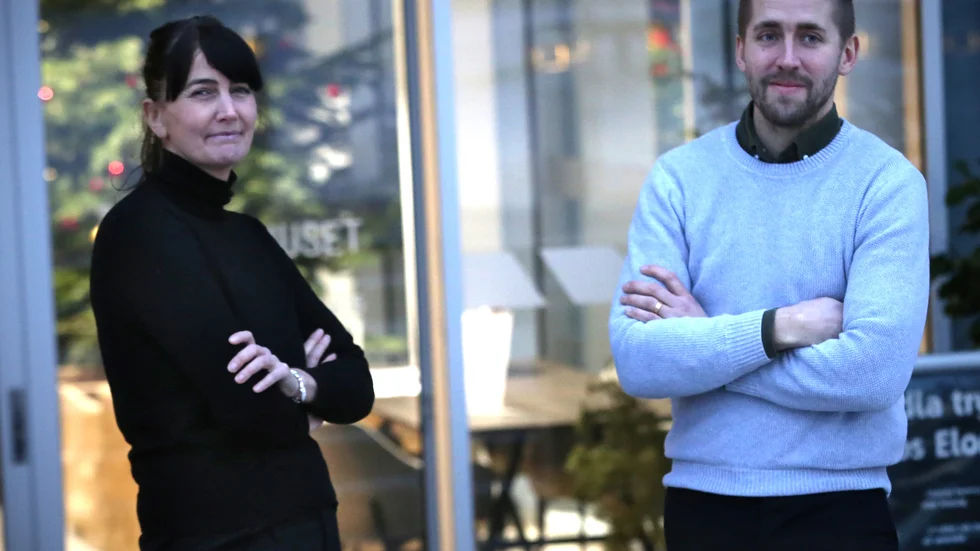 Det blir mellandagsrea på Harry Carlssons och EM Home, trots Folkhälsomyndighetens uttalande. Om beskedet kommit tidigare hade Josefine Esperansa och Jonathan Carlzon kunnat agera därefter. 