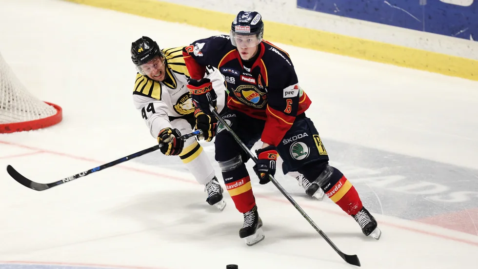 VIK har gjort klart med NHL-meriterade backen Andreas Englund. Här ses Andreas i aktion under sin tid i Djurgården.