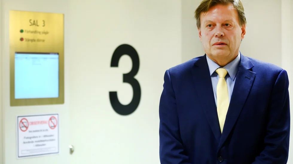 Advokat Peter Eklund är kritisk till att hovrätten dömde hans 17-årige klient för mord och funderar på om han ska överklaga.