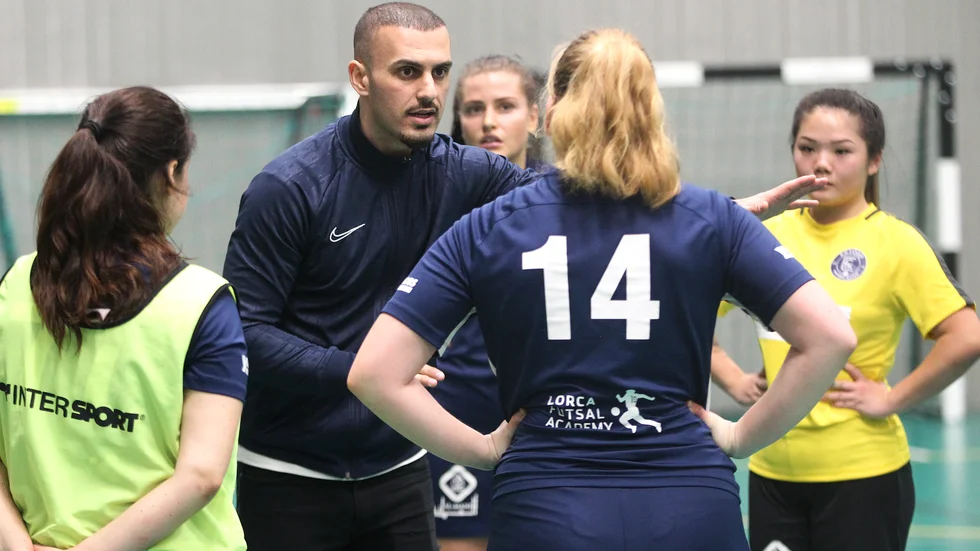 Ektorp FK, där Paul Chamoun är tränare, får ingen match i RFL den här helgen. Orsaken: motståndarna drar sig ur.