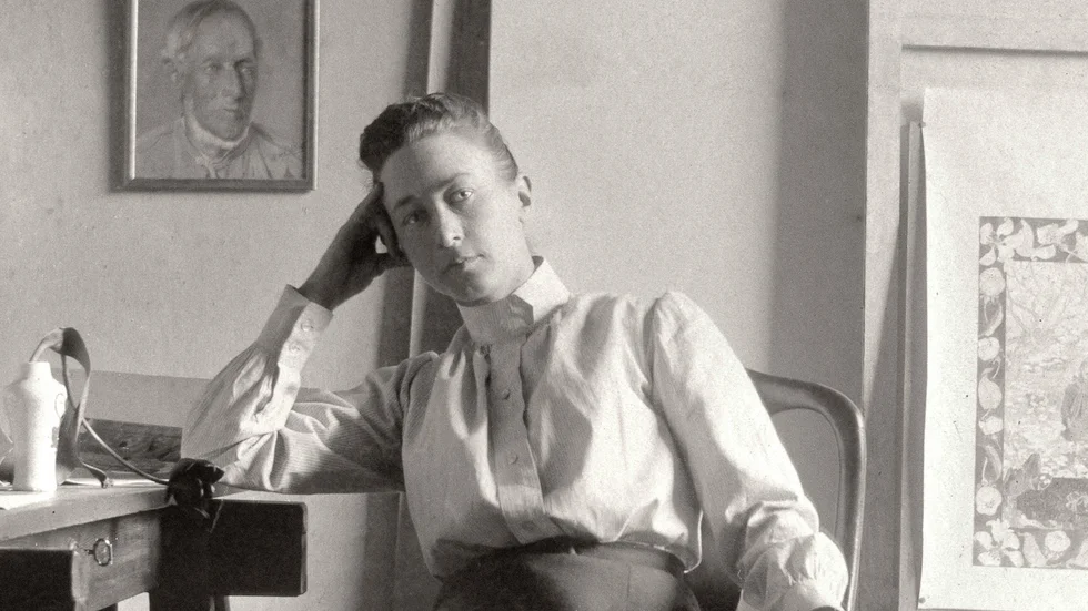 Hilma af Klint var länge helt osynlig inom konsthistorien. Nu börjar hon få en ny status som en pionjär inom abstrakt konst.