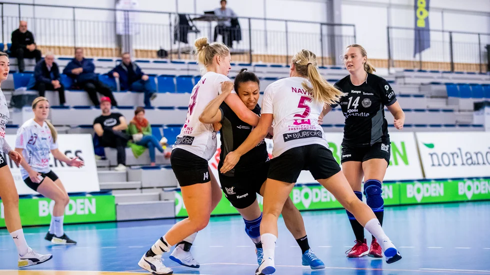 Faith Eriksson och hennes lagkamrater i Boden Handboll har fått en rad matcher flyttade.