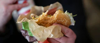 Hungrig tjuv snodde nylagad burgare och sprang
