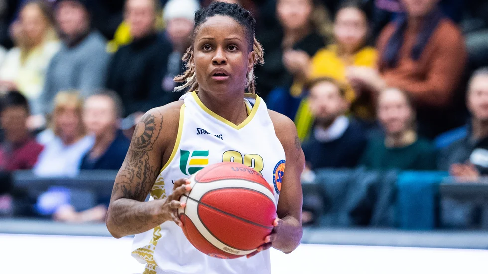 Tiffany Brown tränar med Uppsala Basket i väntan på en ny utlandssejour.