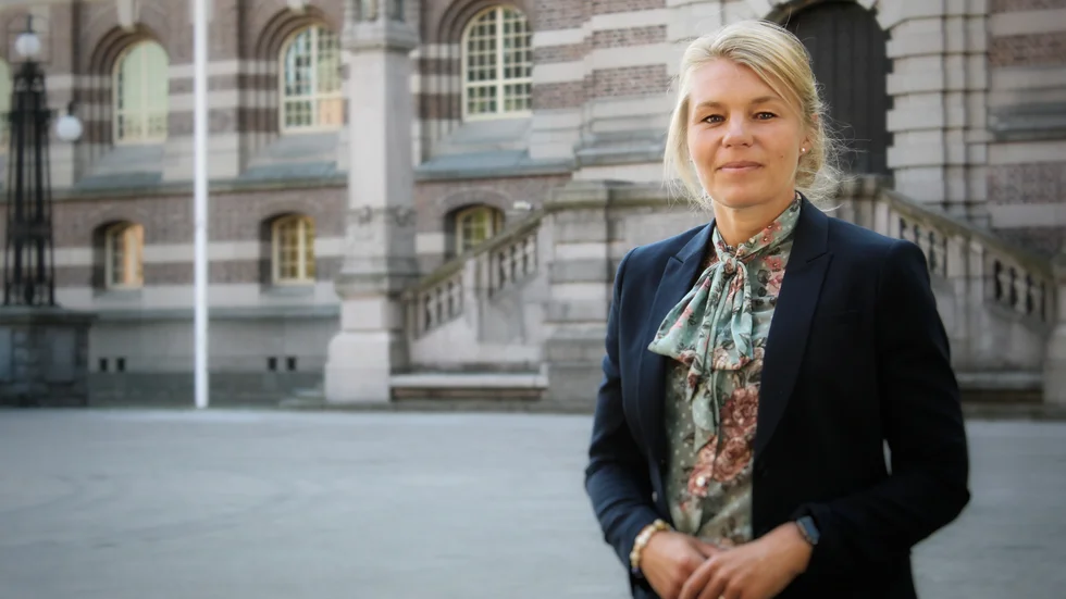 "Det bästa är om ärendet läggs ned" säger Sophia Jarl (M) som tycker att det är bättre att lägga tid på att hitta annan mark.