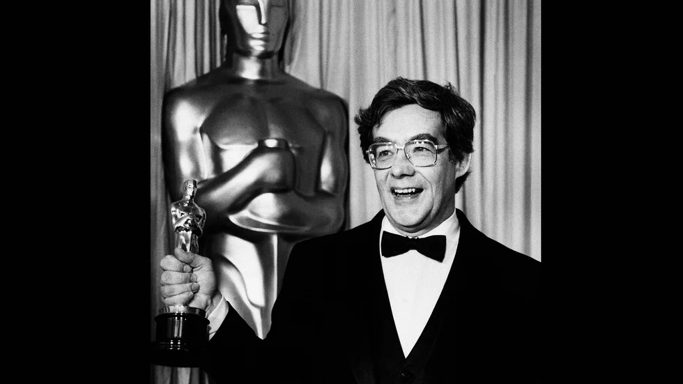 Oscarsvinnaren Kurt Luedtke har gått bort.