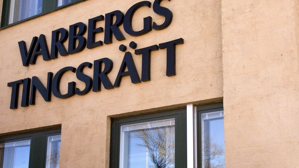 Varbergs tingsrätt dömde mannen för mordförsök, men friade honom från åtalet om synnerligen grovt narkotikabrott. Arkivbild.