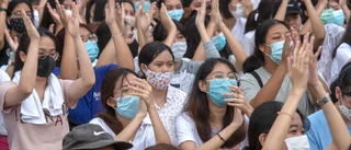Tusentals demonstrerar mot styret i Thailand