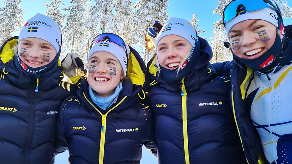 Lisa Eriksson, Lisa Ingesson, Märta Rosenberg och Moa Hansson juniorvärldmästare i stafett.