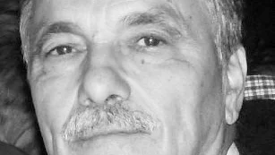 Walter Grape har skrivit "Född i farstun".