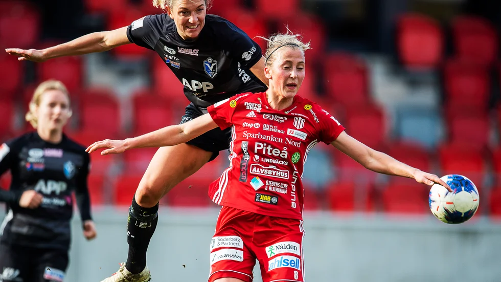 Växjös jätte Jennie Nordin ersätter bland andra Julia Karlernäs i Piteå. "Oj, vad kul. Det kommer att bli bra. Jennie är en toppentjej också", kommenterar Karlernäs från Spanien.
