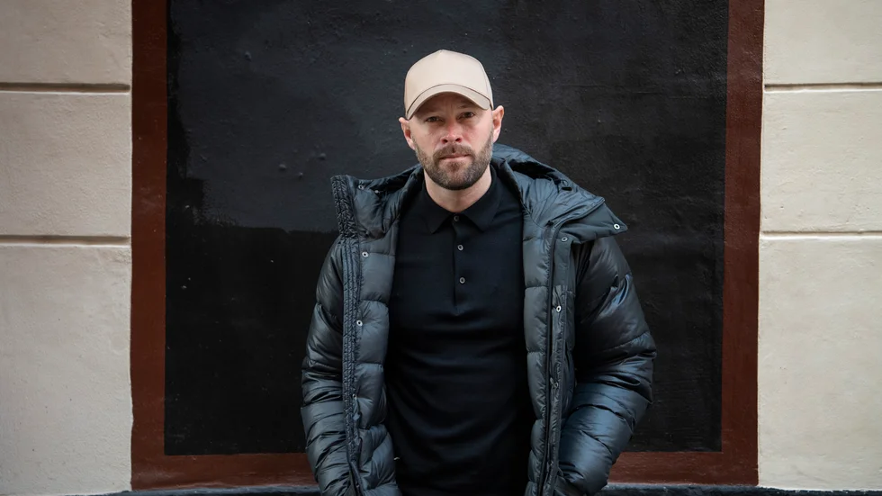 Ulf Stenberg från Nyköping spelar det tidigare NHL-proffset Peter Andersson i "Björnstad". Arkivbild.