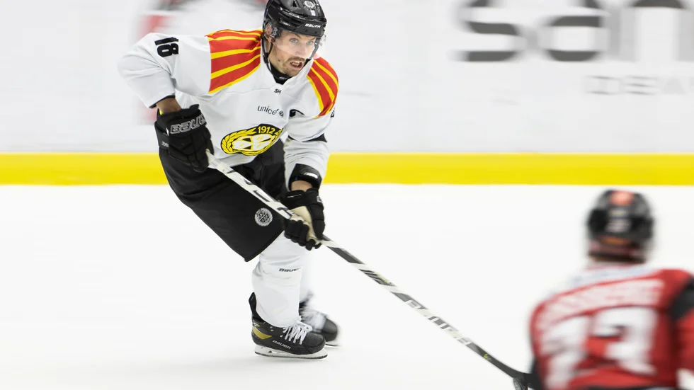 Brynäs Anton Rödin gjorde mål efter sex sekunder i 7–1-utklassningen hemma mot Frölunda. Arkivbild.