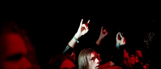 "Dyk ner i historien om black metal – helvete, så bra"