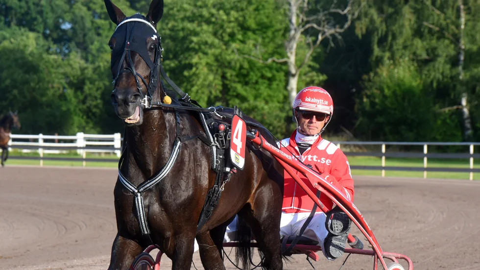 Peter Untersteiner infriade favoritskapet med sin Happy Celebration.