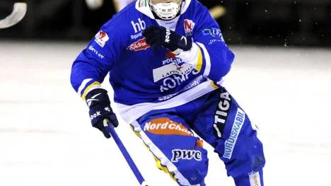 Daniel Sandberg kan lämna HT Bandy för lokalrivalen Kalix Bandy.