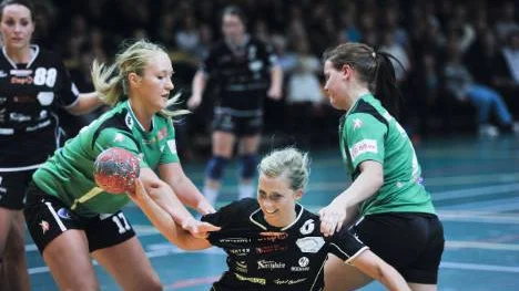 Helt sjukt. Emmy Nordmark och hennes nimeterskolleger var - som vanligt - stabila. Men när stora delar av laget drabbades av magsjuka hjälpte inte deras storspel mot topplagen i Göteborg.