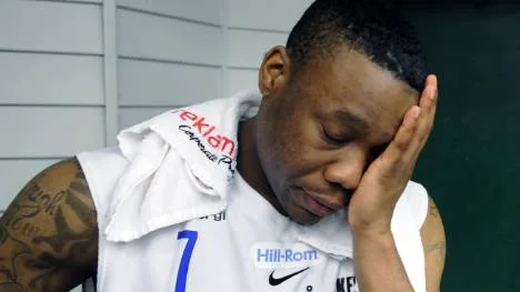 "Ett riktigt skitjobb". Rudy Mbemba blev utfoulad och skyllde på domarna.