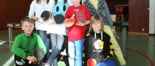 Här är pingislirarna från Kiruna som spelar i en helt egen klass