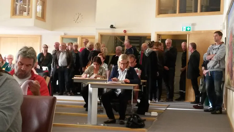 Fullsatt. Det tog ett tag innan alla åhörare fick plats i salen som endast får ta in 100 personer.