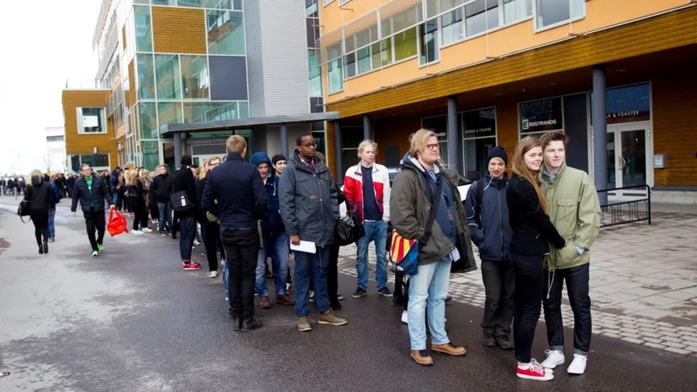 Kön ringlade lång.