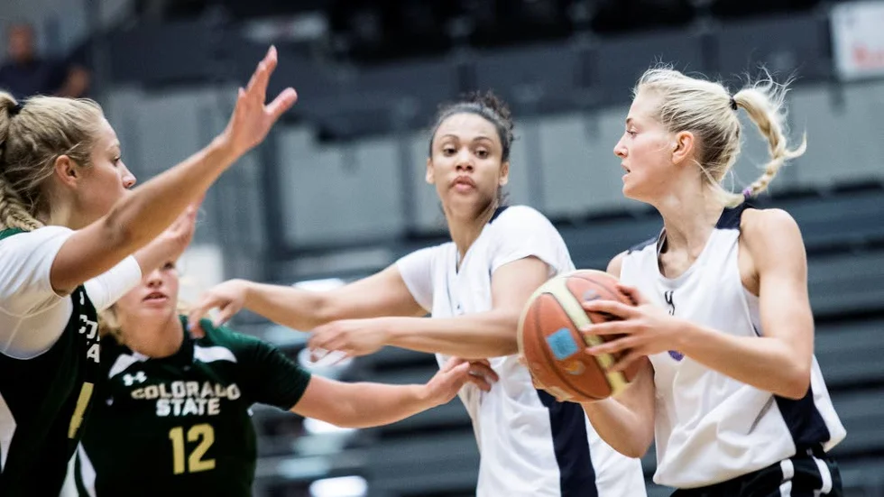 På väg tillbaka. Säsongen har varit en mardöm men i slutspelet siktar landslagscentern Danielle Hamilton-Carter på 
revansch.