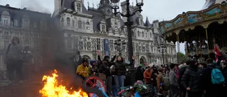 Vinst för Macron – men protesterna fortsätter