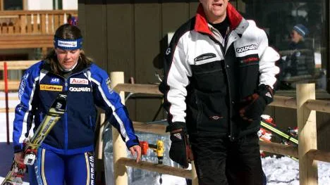 När Keith Karlsson jobbade tillsammans med Pernilla Wiberg slutade det med att den alpina stjärnan tvingades betala 8,3 miljoner i uteblivna skatter.