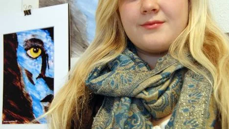 Filmen Avatar inspirerade Josefine Engström. Den vänstra bilden är photoshop-redigerad.