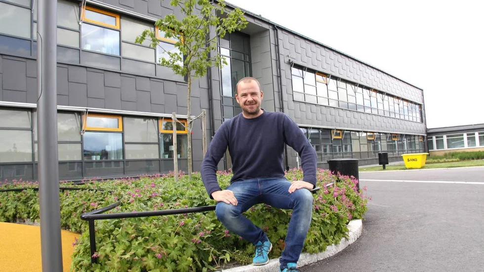 Sitter tryggt. Tobias Siverholm kan glädjas åt att Värgårdsskolan har övervägande trygga och nöjda elever.