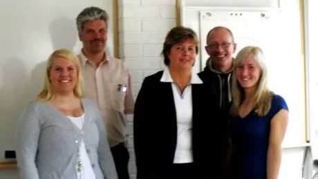 I januari bildades utvecklingsrådet "Attraktiva Gällivare" med representanter från handeln och kommunen. Från vänster i bild syns Alina Bergmark, Glasbiten, Kjell Hansson, Statoil, Mirva Rahko, Möbelhuset, Mikael Isaksson, ordförande svensk handel och Mia Edin, projektledare Gällivare kommun. FOTO: John Filipsson