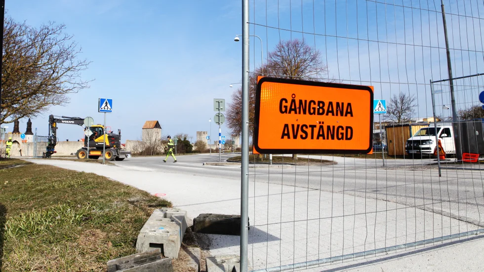 Korsningen Jägargatan, Kung Magnus väg stängs av när övergångsställena ska förbättras med stor trafikpåverkan som följd.
